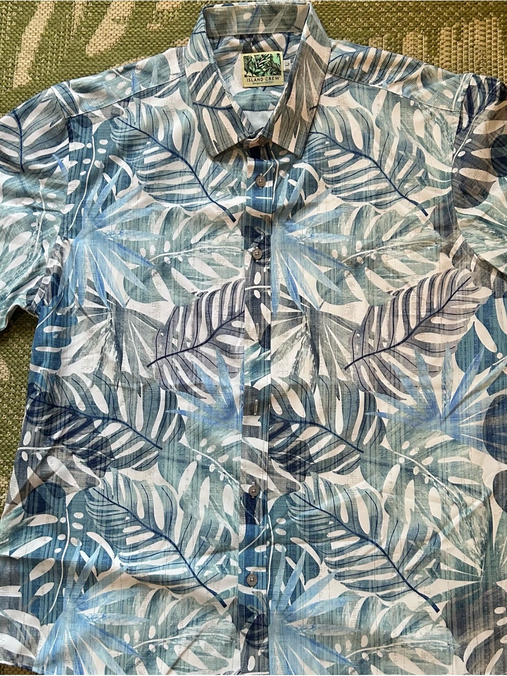 ISLAND CREW Men's Light Blue Tropical Print Short-Sleeve Button-Down Aloha Shirt